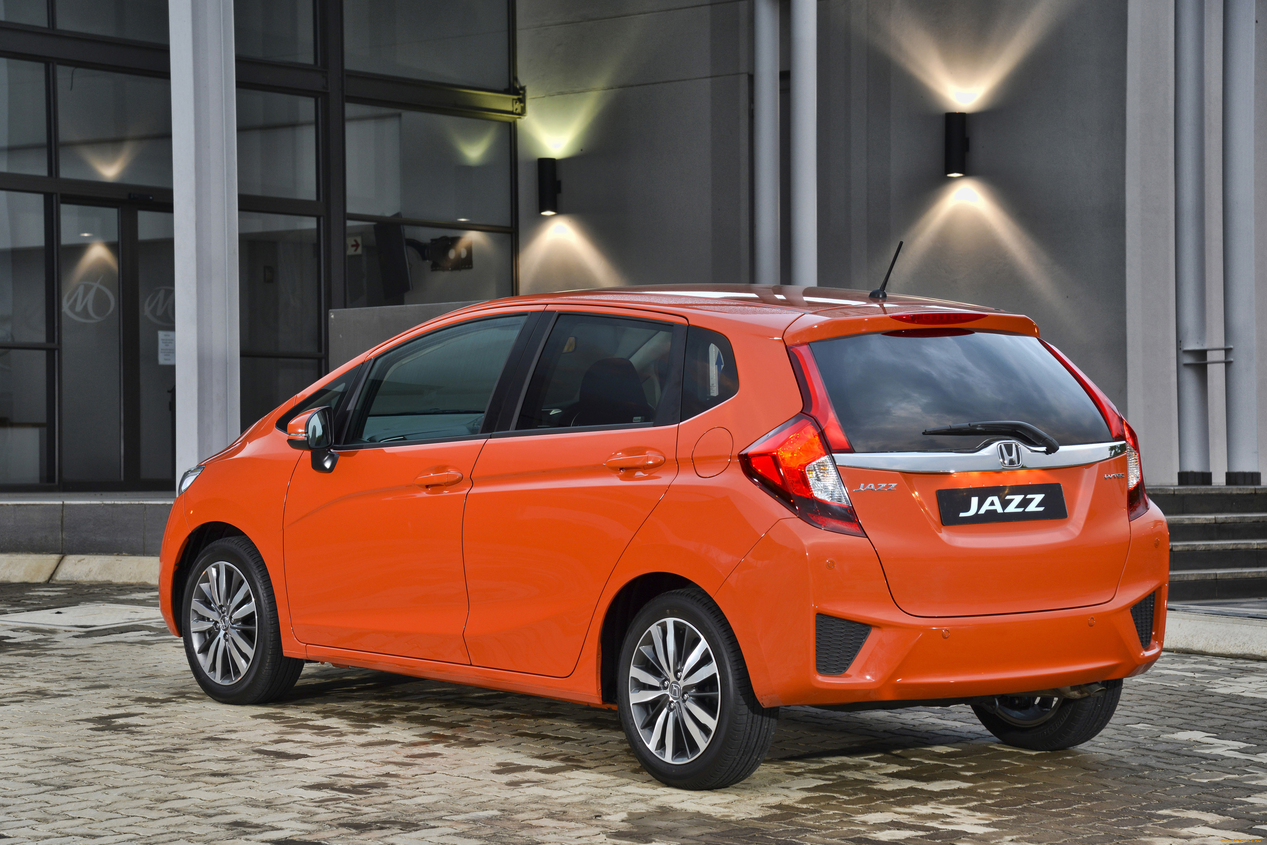 Машина Honda Jazz 2015